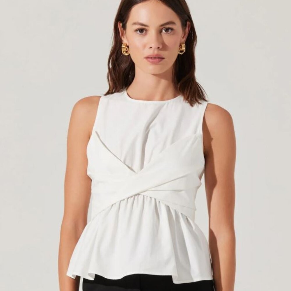 ASTR Isela Sleeveless Crossover Top